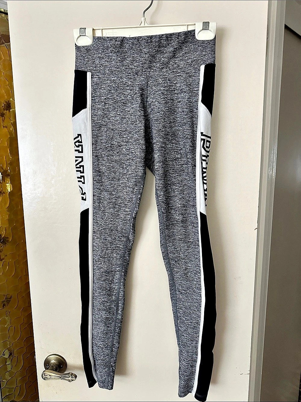 PINK Ultimate Color Block Leggings Gray & Black XS Like New